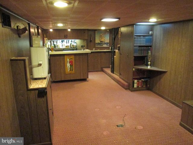 1043 WALNUT ST, Reading, PA 19601