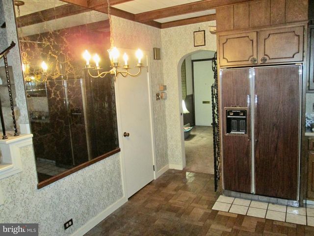 1043 WALNUT ST, Reading, PA 19601