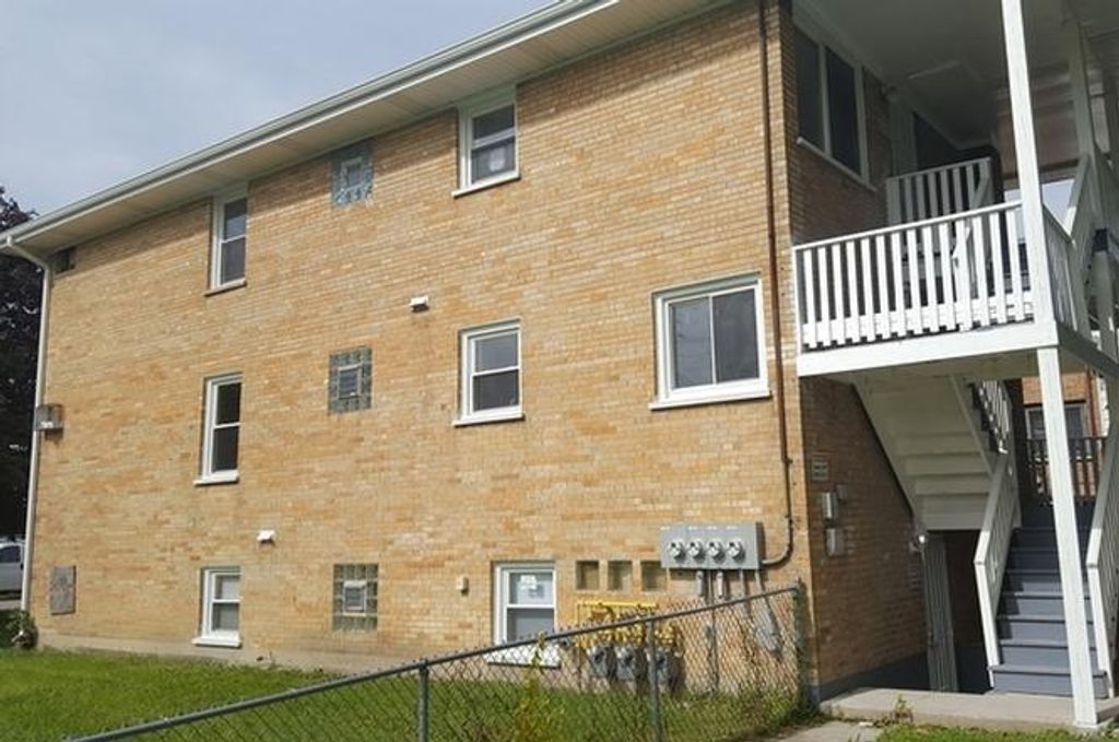 1021 S 16th Avenue 1, Maywood, IL 60153