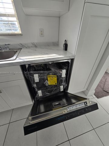 609 S State Road 7 2C, Margate, FL 33068