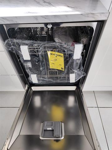 609 S State Road 7 2C, Margate, FL 33068