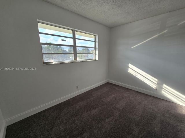 609 S State Road 7 2C, Margate, FL 33068