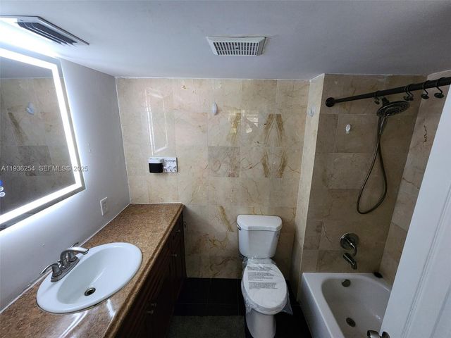 609 S State Road 7 2C, Margate, FL 33068