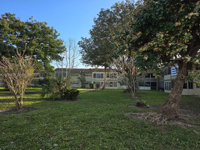 609 S State Road 7 2C, Margate, FL 33068
