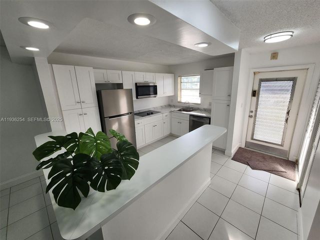 609 S State Road 7 2C, Margate, FL 33068