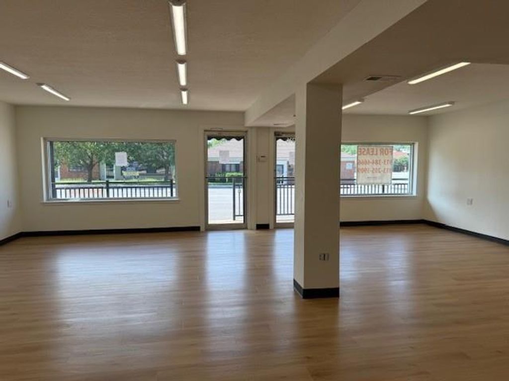 11216 Johnson Drive, Shawnee, KS 66203