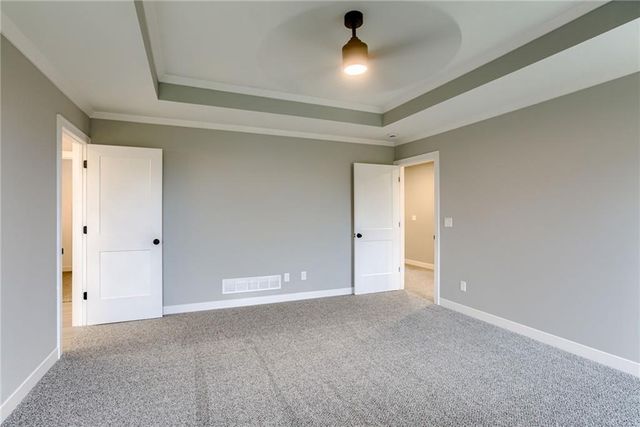 1989 Longview Drive, Liberty, MO 64068