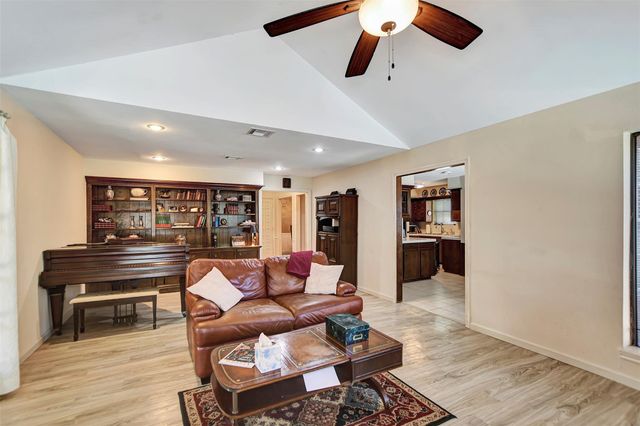 6714 Winkleman Road, Houston, TX 77083