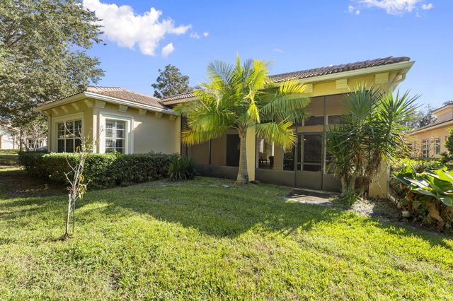 9360 SW Nuova Way, Port St Lucie, FL 34986