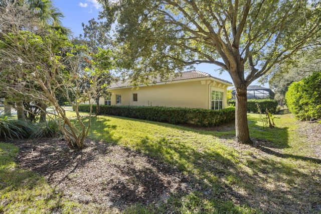 9360 SW Nuova Way, Port St Lucie, FL 34986