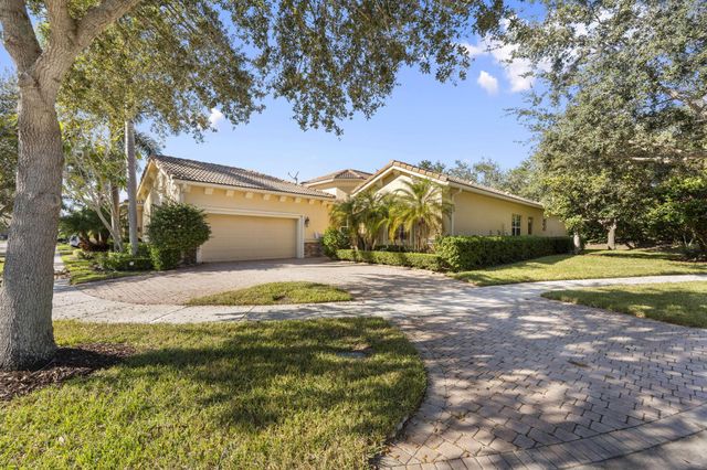 9360 SW Nuova Way, Port St Lucie, FL 34986