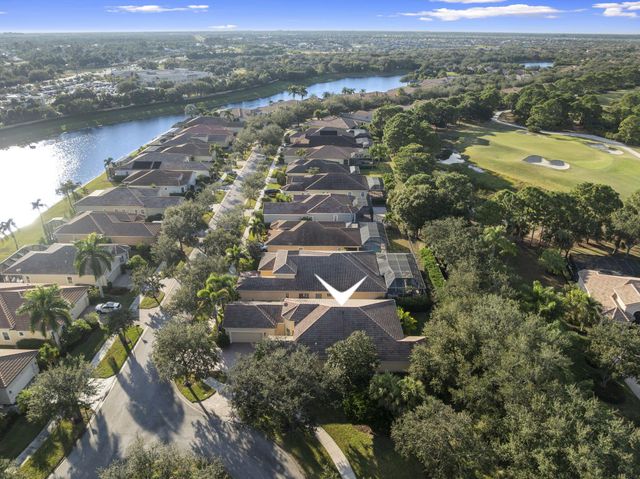 9360 SW Nuova Way, Port St Lucie, FL 34986