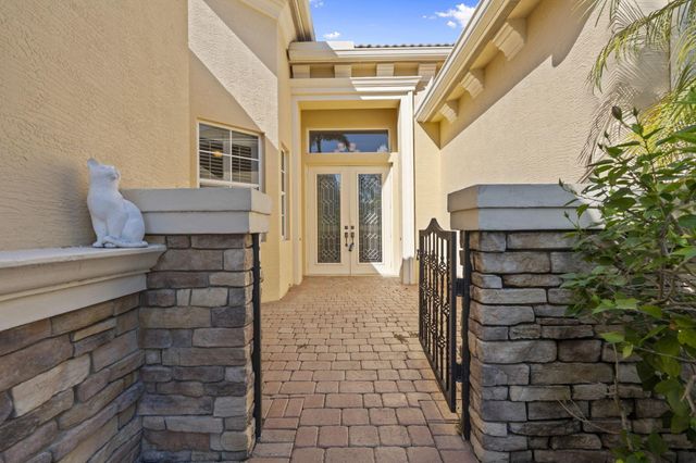 9360 SW Nuova Way, Port St Lucie, FL 34986