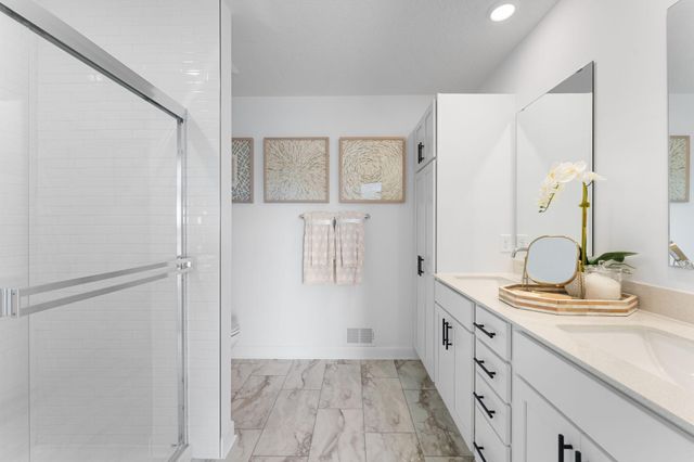 4030 Hayward Avenue N, Oakdale, MN 55025