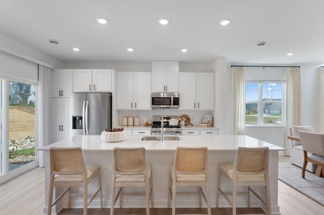 4030 Hayward Avenue N, Oakdale, MN 55025