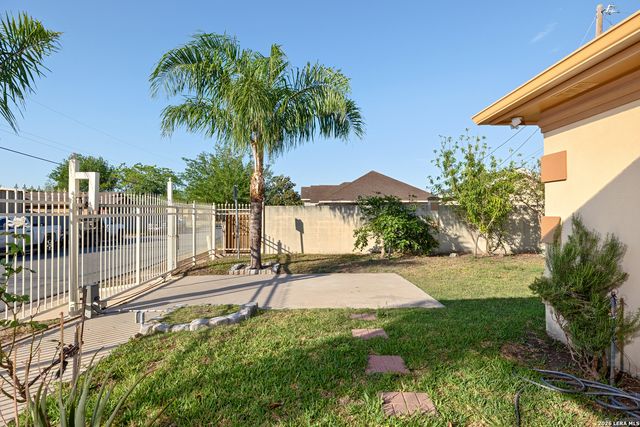 898 Chapman St, San Benito, TX 78586