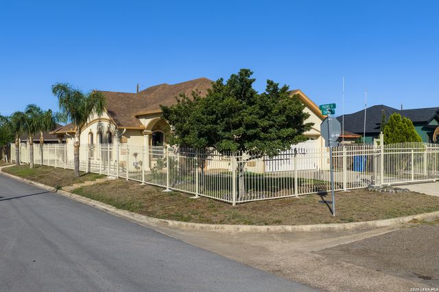 898 Chapman St, San Benito, TX 78586