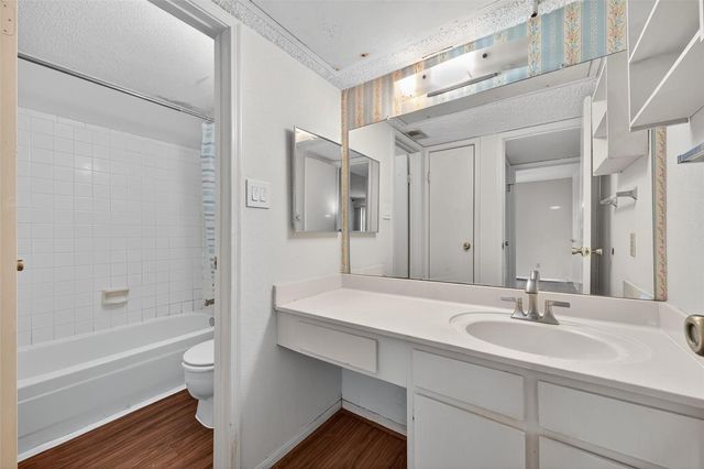 12550 Whittington Drive 710, Houston, TX 77077