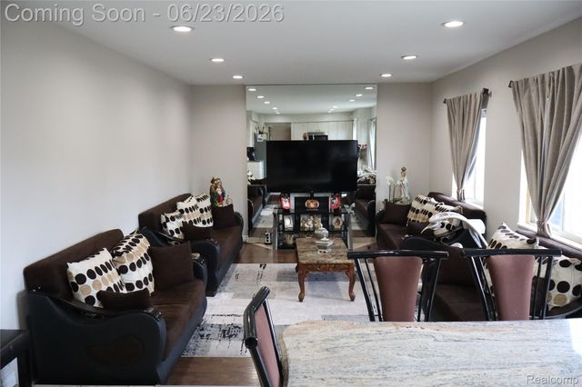 39552 Forbes Drive, Sterling Heights, MI 48310