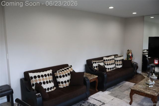 39552 Forbes Drive, Sterling Heights, MI 48310