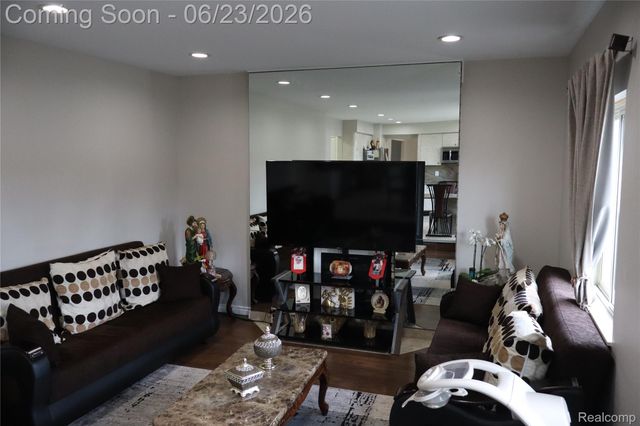 39552 Forbes Drive, Sterling Heights, MI 48310
