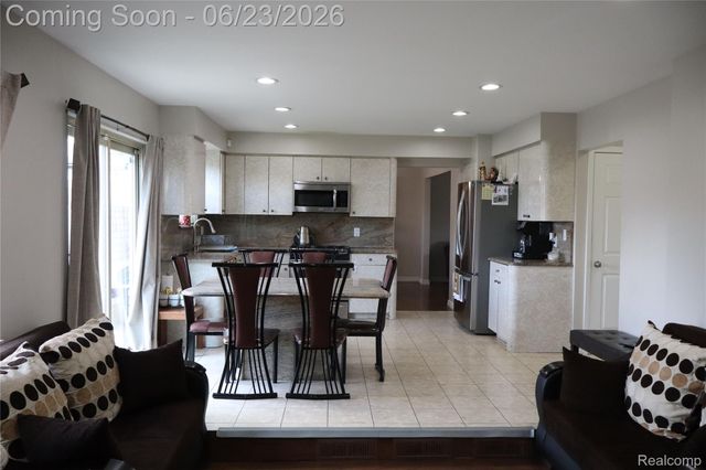 39552 Forbes Drive, Sterling Heights, MI 48310