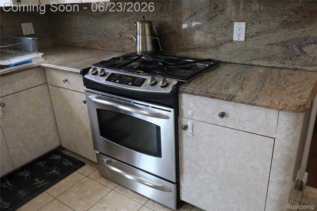 39552 Forbes Drive, Sterling Heights, MI 48310