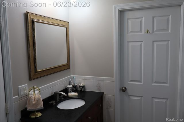 39552 Forbes Drive, Sterling Heights, MI 48310