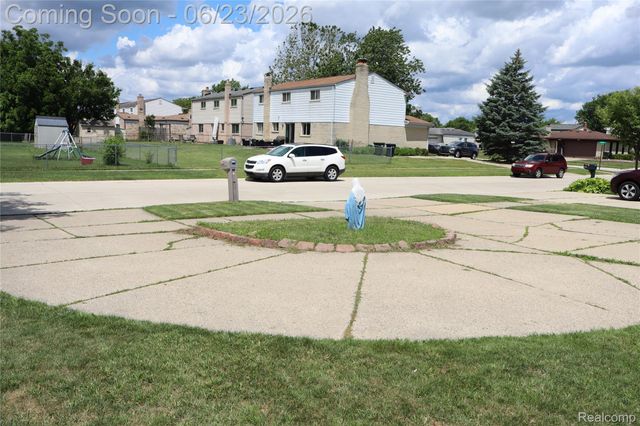 39552 Forbes Drive, Sterling Heights, MI 48310