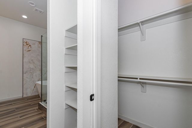 2190 Riverside Drive, West Columbia, TX 77486