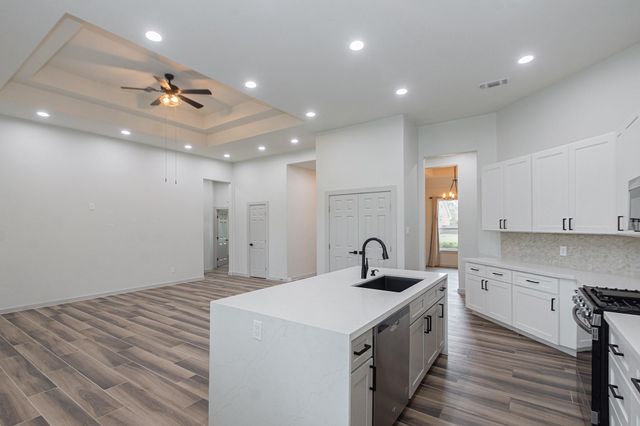 2190 Riverside Drive, West Columbia, TX 77486