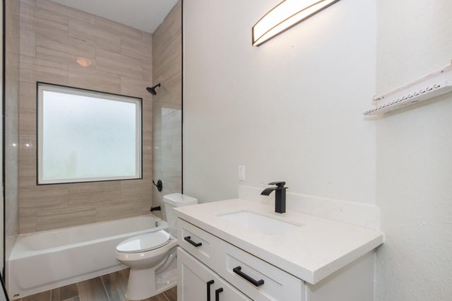 2190 Riverside Drive, West Columbia, TX 77486