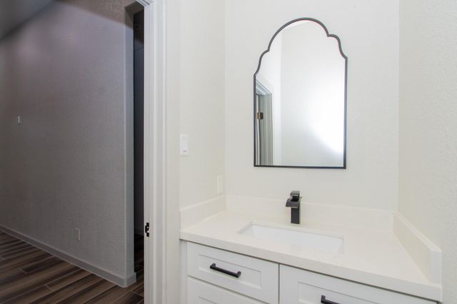 2190 Riverside Drive, West Columbia, TX 77486