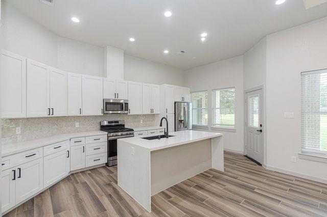 2190 Riverside Drive, West Columbia, TX 77486