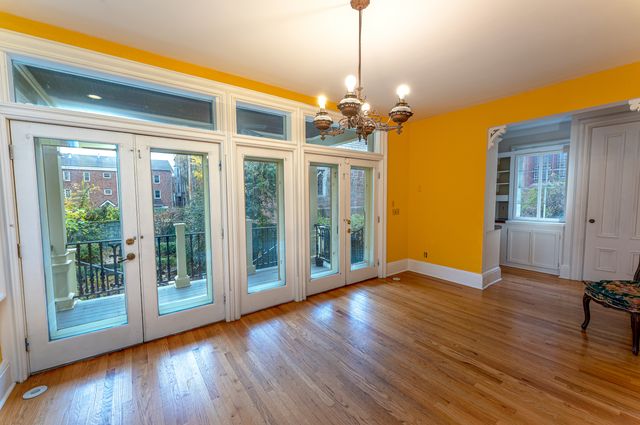 614 Chapel Street, New Haven, CT 06511