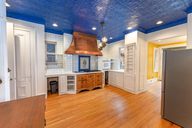 614 Chapel Street, New Haven, CT 06511