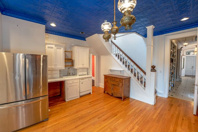 614 Chapel Street, New Haven, CT 06511