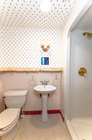 614 Chapel Street, New Haven, CT 06511