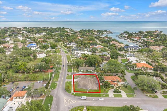 515 SNELL ISLE BOULEVARD NE, St Petersburg, FL 33704