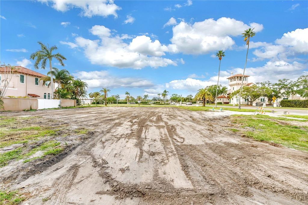 515 SNELL ISLE BOULEVARD NE, St Petersburg, FL 33704