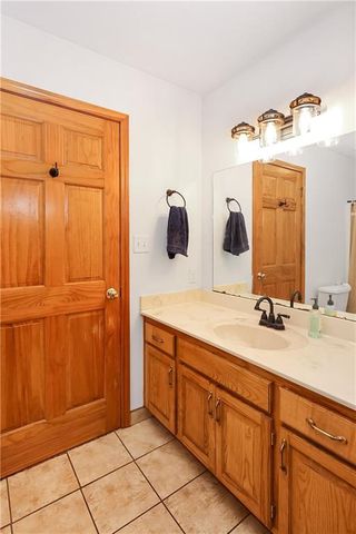 28605 E 239th Street, Harrisonville, MO 64701