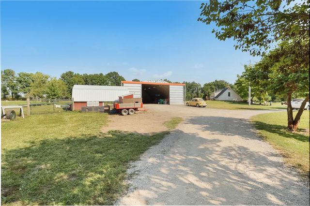 28605 E 239th Street, Harrisonville, MO 64701