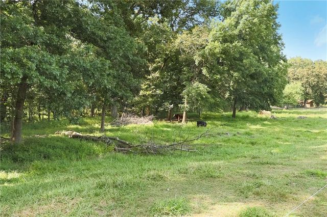 28605 E 239th Street, Harrisonville, MO 64701