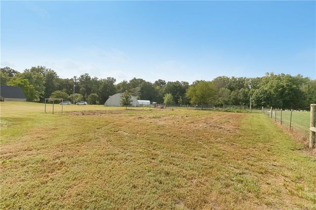 28605 E 239th Street, Harrisonville, MO 64701