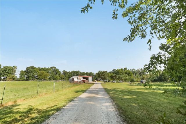 28605 E 239th Street, Harrisonville, MO 64701