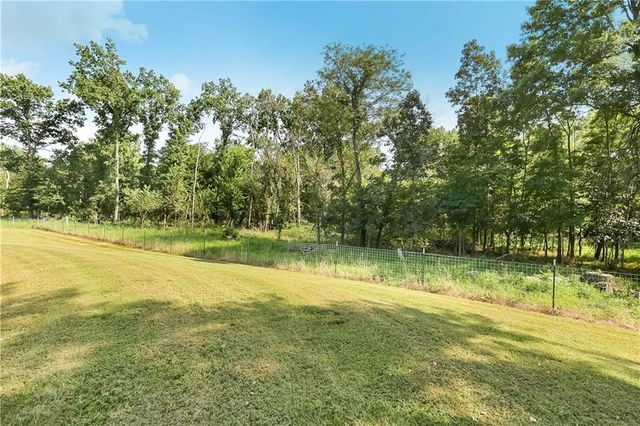 28605 E 239th Street, Harrisonville, MO 64701