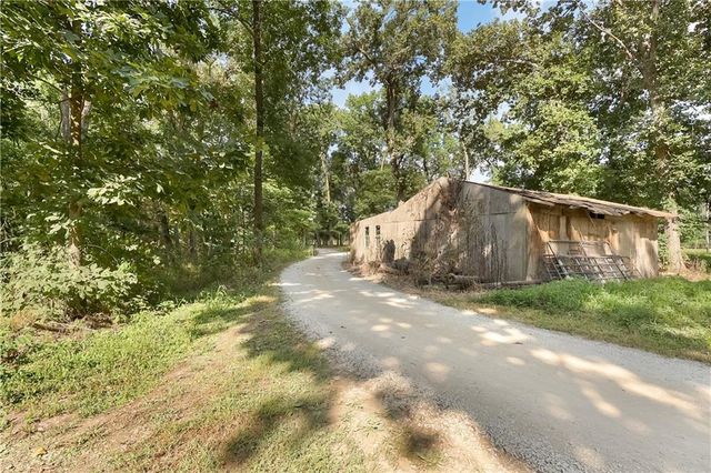 28605 E 239th Street, Harrisonville, MO 64701