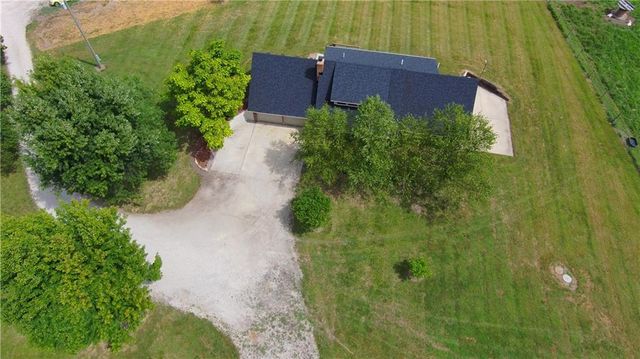 28605 E 239th Street, Harrisonville, MO 64701