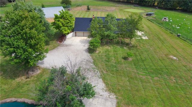 28605 E 239th Street, Harrisonville, MO 64701