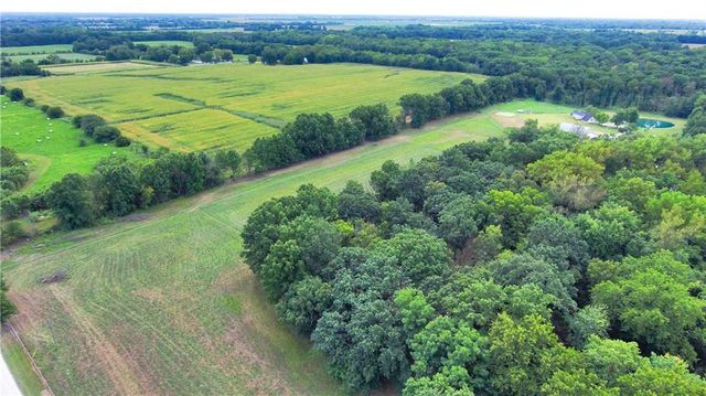 28605 E 239th Street, Harrisonville, MO 64701